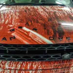 Obrázek 'Range-Rover-Evoque-gets-dressed-up-in-blood-for-Halloween 2'