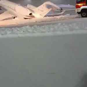Obrázek 'Silne snezeni a led zmrazily letadla v Mnichove mirici na konferenci o global...'
