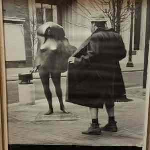 Obrázek 'Someone recently hung this in my apartment building'