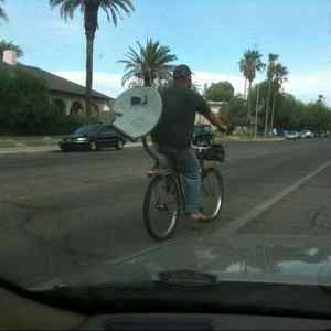 Obrázek 'TV On The Move  E2 80 93 Cycling With A Satellite Dish'