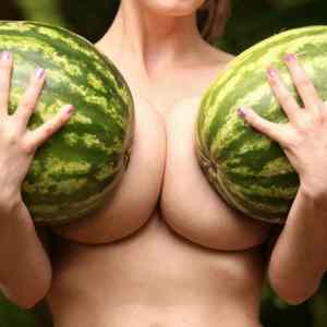 Obrázek 'These Are Some Huge Water Melons - 09-05-2012'