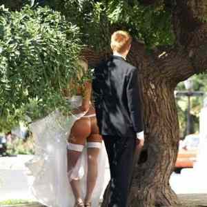 Obrázek 'Too Hot for a Wedding Dress - 10-05-2012'
