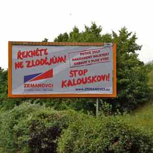 Obrázek 'Uz se nam ta diktatura blizi'