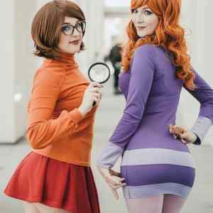 Obrázek 'Velma-and-Daphne-Cosplay'