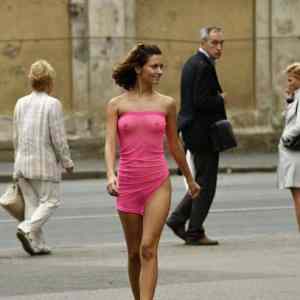 Obrázek 'Was This Dress Supposed to Hide Anything 26-03-2012'