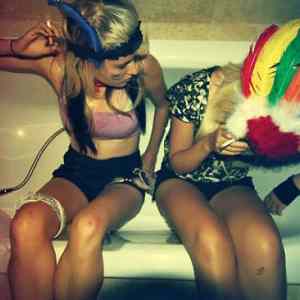 Obrázek 'What Girls Do in the Bathroom 20-01-2012'