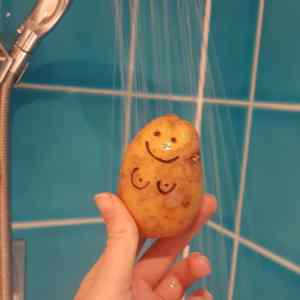 Obrázek 'When a guy asks you for nudes but you are a potato'