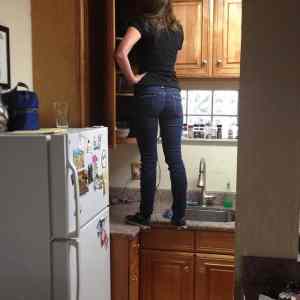 Obrázek 'WomanInKitchen&nbsp;&nbsp;&nbsp;'