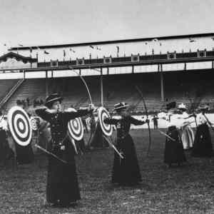 Obrázek 'Women 27s archery 1908 Olympics in London'