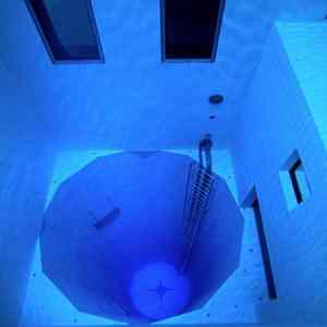 Obrázek 'Worlds Deepest Swimming Pool 6'