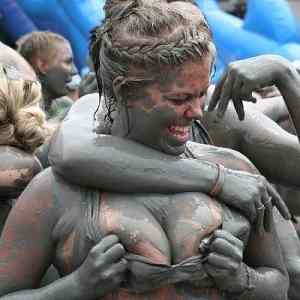 Obrázek 'X- Mud Orgy in South Korea'