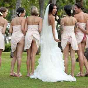 Obrázek 'X- X Bridesmaids Show Off Butts'