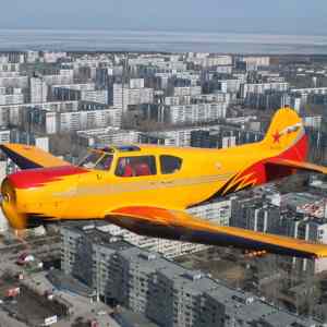 Obrázek 'Yakovlev&nbsp;Yak-18T&nbsp;low&nbsp;over&nbsp;Ulyanovsk&nbsp;Russia'