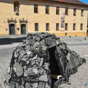 Obrázek 'asfaltove iglu Vaclava Havla'