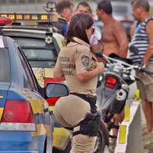 Obrázek 'brazilian police officer'