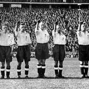 Obrázek 'britsky narodni fotbalovy tym v Berline 1938'