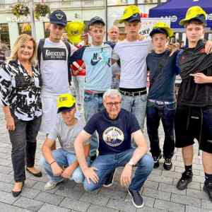 Obrázek 'brno volicu estebandy plno'