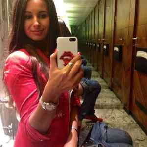 Obrázek 'classy-self-shot'