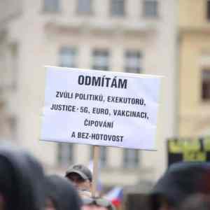 Obrázek 'dnesni&nbsp;staromak&nbsp;v&nbsp;jednom&nbsp;transparentu'