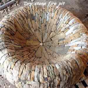 Obrázek 'dry stone fire pit'