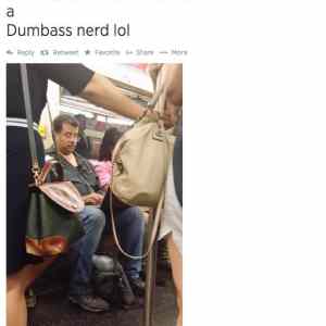 Obrázek 'dumbass nerd'