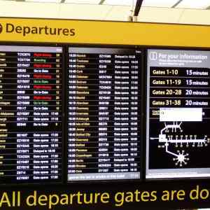 Obrázek 'england gatwick airport windows LOL 01'