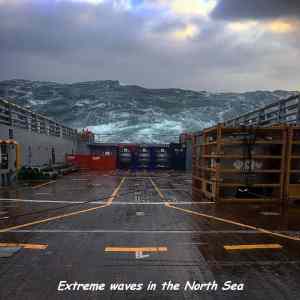 Obrázek 'extreme waves - NS'