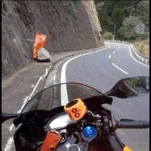 Obrázek 'falling-rocks'