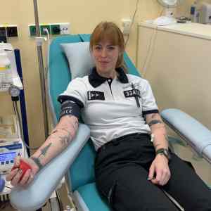 Obrázek 'fetka daruje krv'