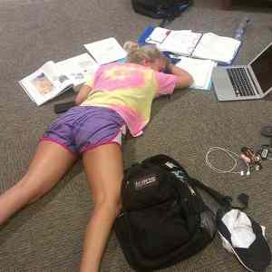 Obrázek 'finals week'