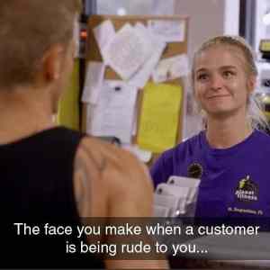 Obrázek 'funny-face-girl-gym-rude-customer-1'