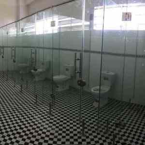 Obrázek 'glass bathroom next level'