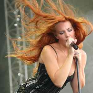 Obrázek 'goth girl simone simons'