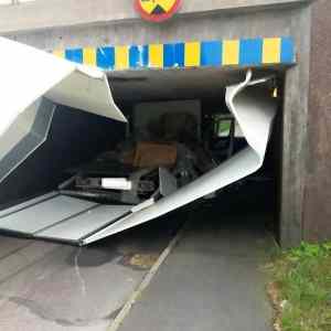 Obrázek 'he&nbsp;probably&nbsp;cant&nbsp;read'