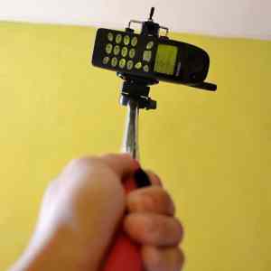 Obrázek 'how to make a hammer with selfie stick'