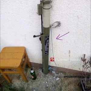 Obrázek 'kdyz&nbsp;nemas&nbsp;trubku&nbsp;dej&nbsp;tam&nbsp;treba&nbsp;raketomet'