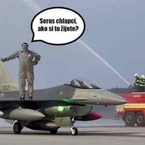Obrázek 'kdyz oni f-16 tak my f-35'