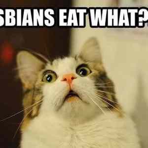 Obrázek 'lesbians eat'