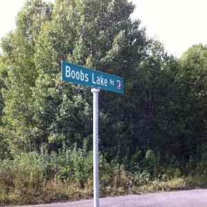 Obrázek 'lets go motorboating'