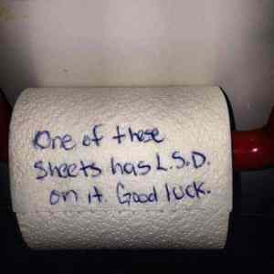 Obrázek 'lsd toilet paper'