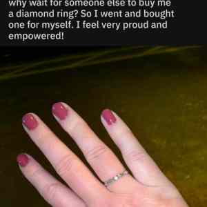 Obrázek 'marrying your hand is so old fashioned'