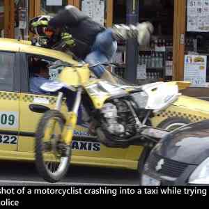 Obrázek 'mcyclist crashing'