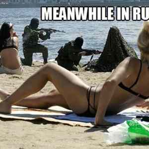 Obrázek 'meanwhile in russian beach'