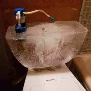 Obrázek 'minnesota frozen toilet'