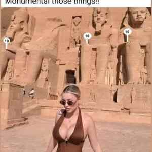 Obrázek 'monumental those tits fixed'