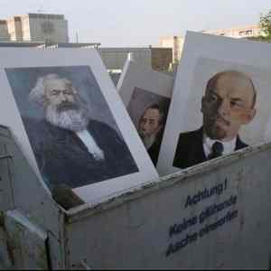 Obrázek 'na smetiste dejin s tou vetesi'