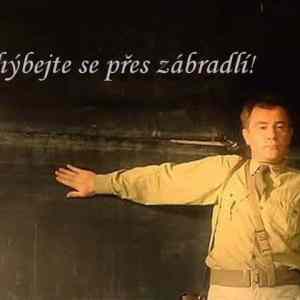 Obrázek 'nenahybejte se pres zabradli'