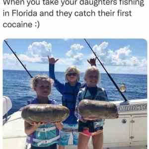 Obrázek 'nice catch girls'