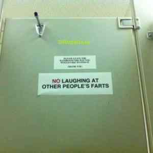 Obrázek 'no laughing'