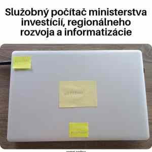 Obrázek 'notebook ministerky informatizacie SR 2'